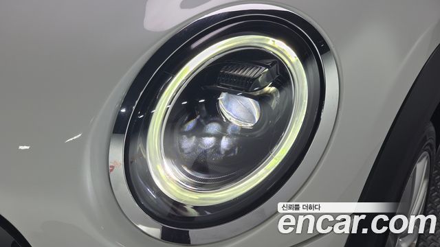 Mini Cooper 2023 — photo 8