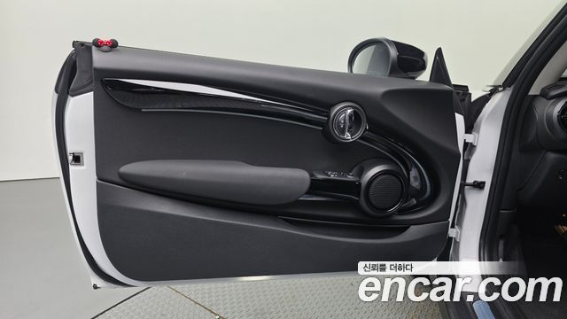 Mini Cooper 2023 — photo 14