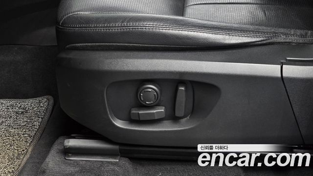 Land Rover Discovery Sport 2018 — photo 25