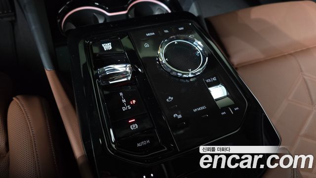 BMW 5-Series 2026 — photo 12
