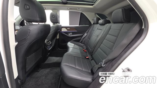 Mercedes-Benz GLE-Class 2021 — photo 18