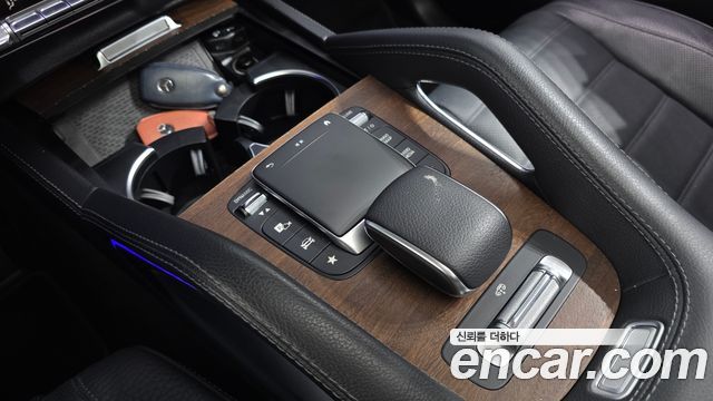 Mercedes-Benz GLE-Class 2021 — photo 24