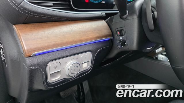 Mercedes-Benz GLE-Class 2021 — photo 26