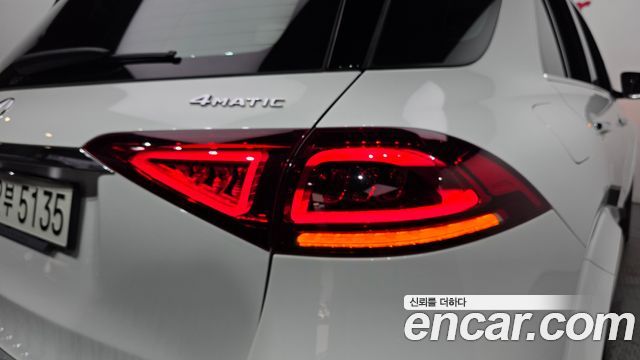 Mercedes-Benz GLE-Class 2021 — photo 9