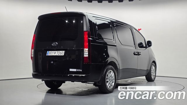 Hyundai Staria 2024 — photo 2