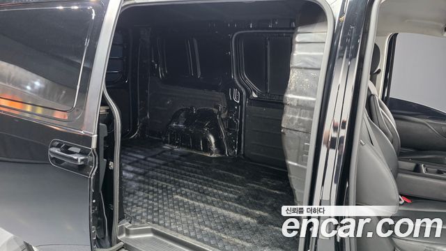 Hyundai Staria 2024 — photo 12