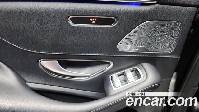 Mercedes-Benz S-Class 2019 — photo 16