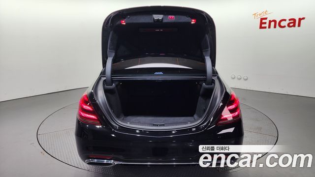 Mercedes-Benz S-Class 2019 — photo 18