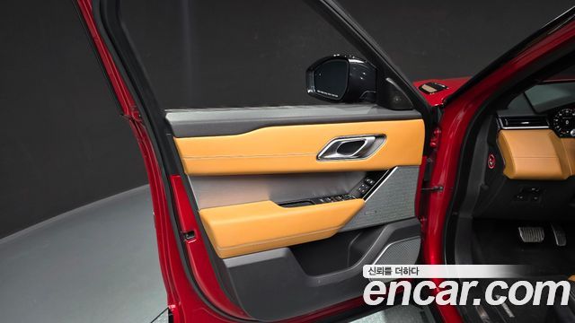 Land Rover Range Rover Velar 2018 — photo 14