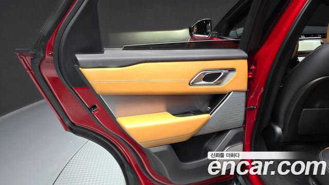 Land Rover Range Rover Velar 2018 — photo 15