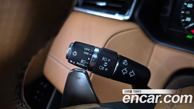 Land Rover Range Rover Velar 2018 — photo 33