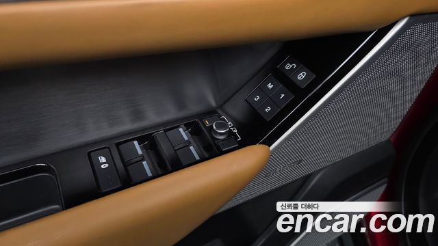 Land Rover Range Rover Velar 2018 — photo 34