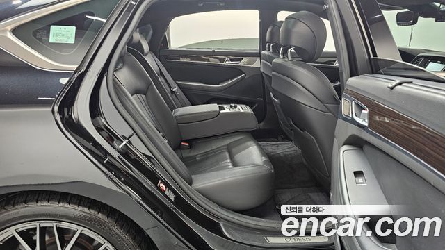 Genesis G80 2018 — photo 17