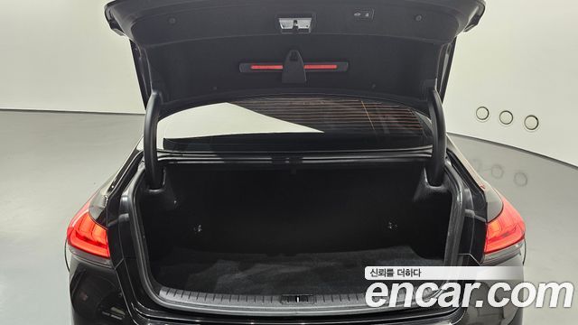 Genesis G80 2018 — photo 26