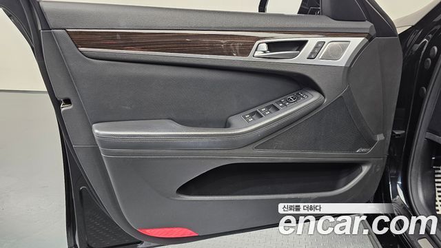 Genesis G80 2018 — photo 14