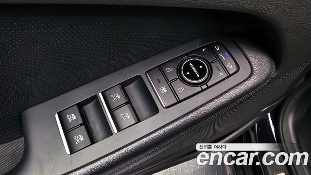 Genesis G80 2018 — photo 36