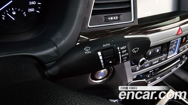 Genesis G80 2018 — photo 37