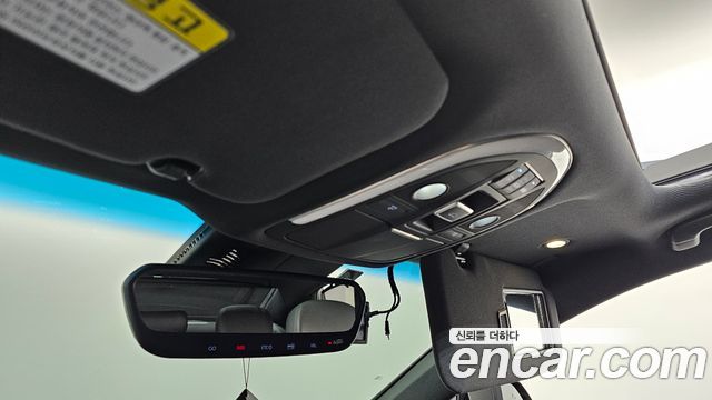 Genesis G80 2018 — photo 40