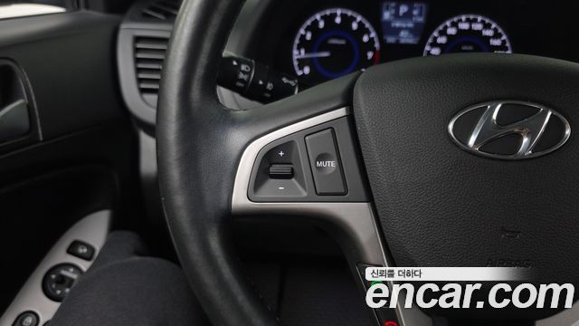 Hyundai Accent 2018 — photo 17