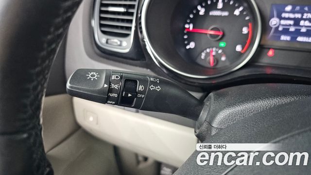 Kia Canival 2015 — photo 18