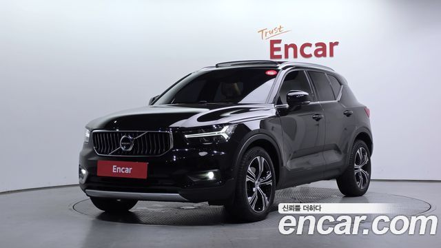 Volvo XC40 2021 — photo 1