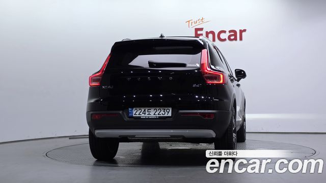 Volvo XC40 2021 — photo 4