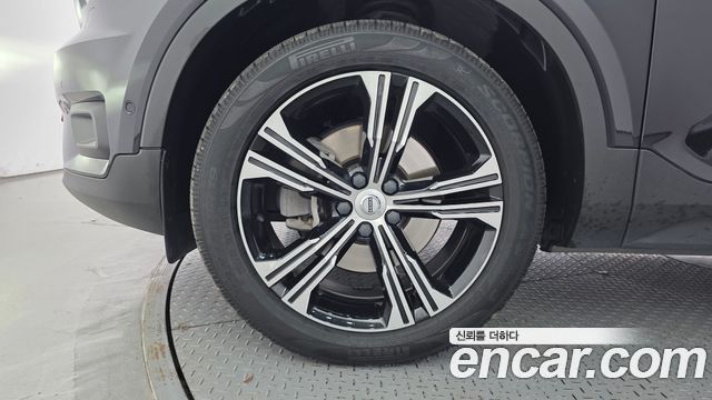 Volvo XC40 2021 — photo 5