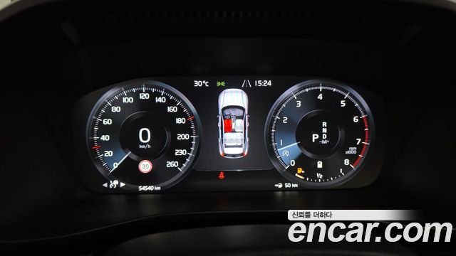 Volvo XC40 2021 — photo 11