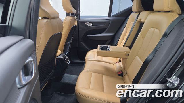 Volvo XC40 2021 — photo 18