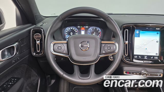 Volvo XC40 2021 — photo 19