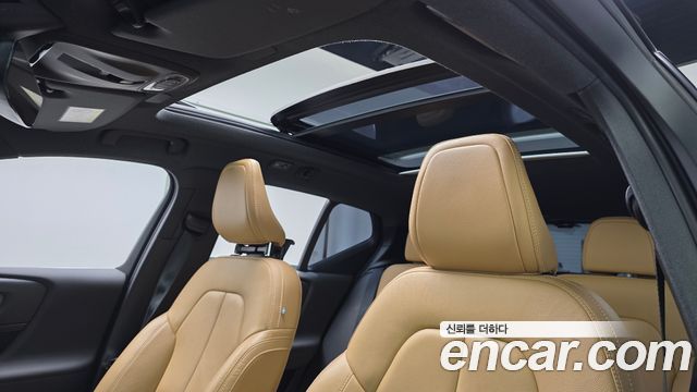 Volvo XC40 2021 — photo 23