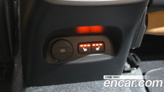 Volvo XC40 2021 — photo 24