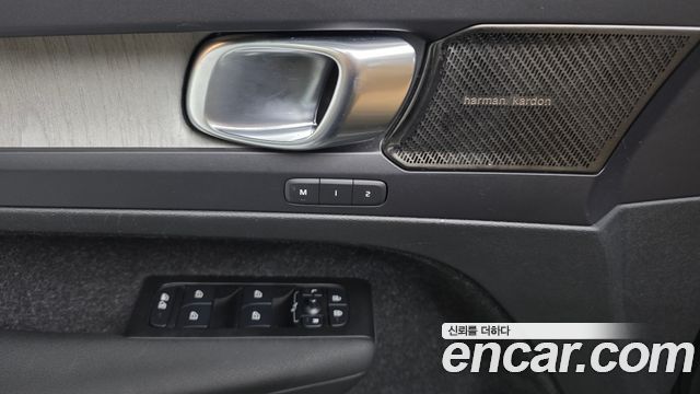 Volvo XC40 2021 — photo 25