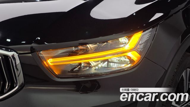 Volvo XC40 2021 — photo 8