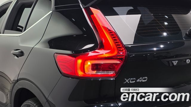 Volvo XC40 2021 — photo 9