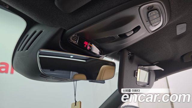 Volvo XC40 2021 — photo 27