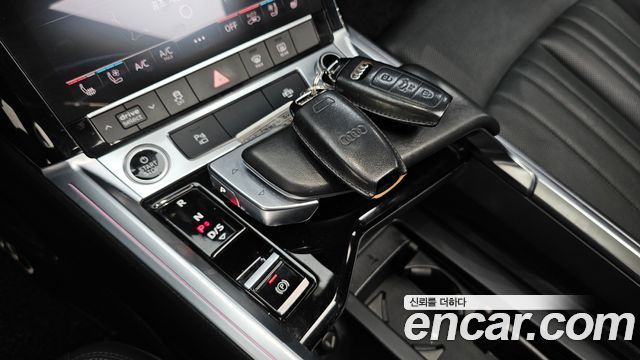 Audi e-tron 2021 — photo 12