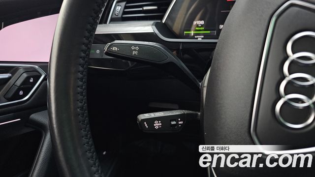Audi e-tron 2021 — photo 25
