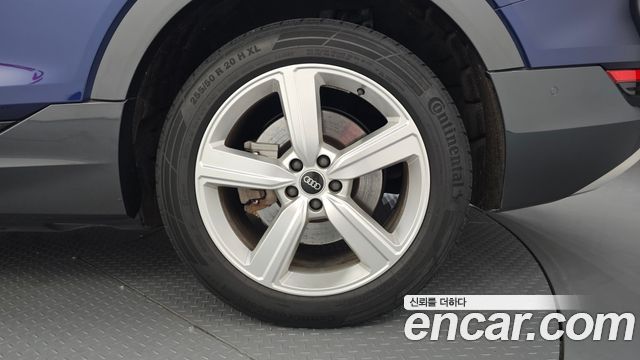 Audi e-tron 2021 — photo 7