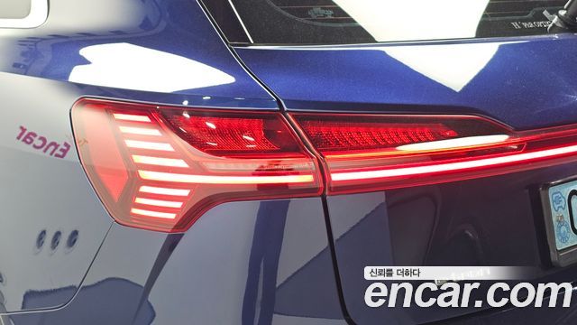 Audi e-tron 2021 — photo 9