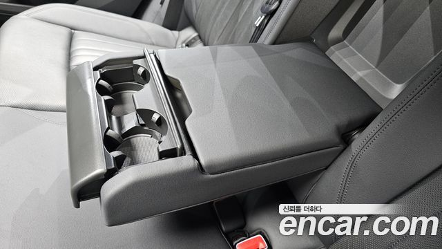 Audi e-tron 2021 — photo 28