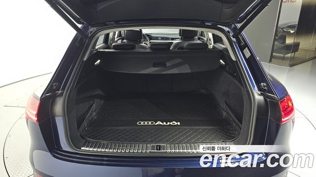 Audi e-tron 2021 — photo 32