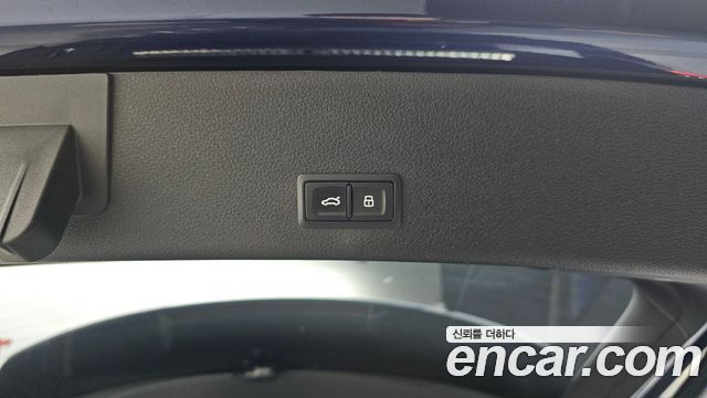 Audi e-tron 2021 — photo 33