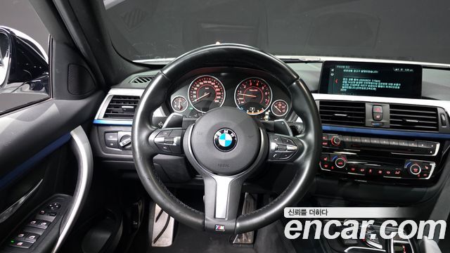 BMW 3-Series 2017 — photo 13