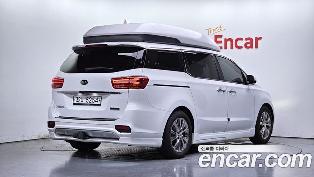 Kia Canival 2019 — photo 2