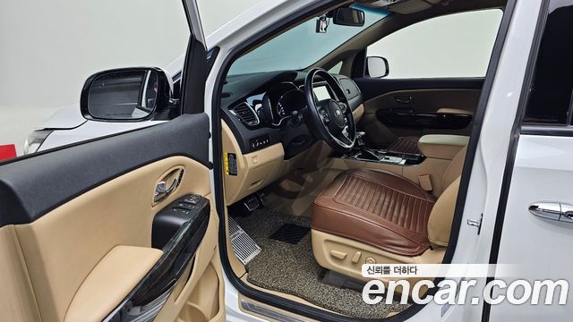 Kia Canival 2019 — photo 10