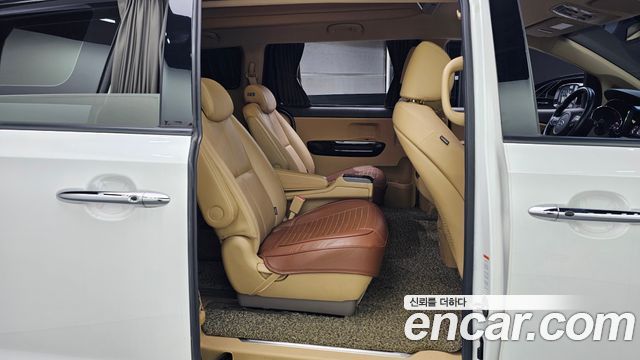 Kia Canival 2019 — photo 12