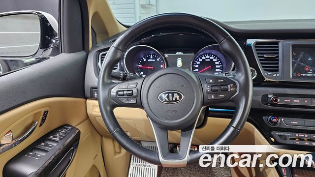 Kia Canival 2019 — photo 13