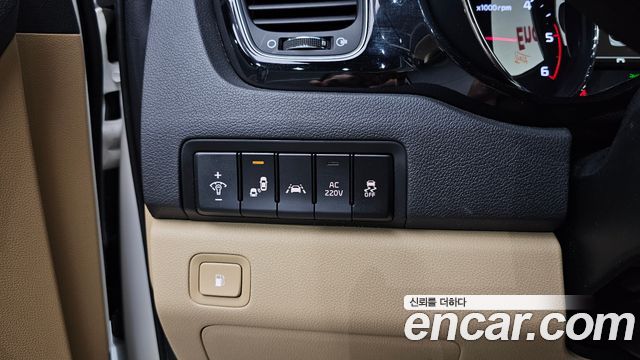 Kia Canival 2019 — photo 17