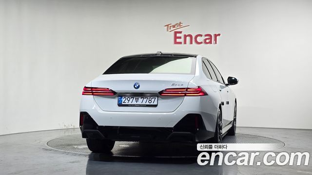 BMW 5-Series 2024 — photo 4